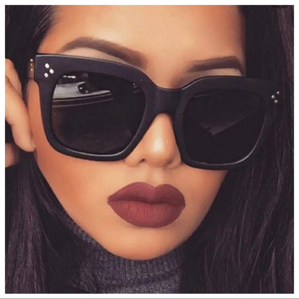 Must Have Fabulous Oversized frames Sunglasses - Picture 2 of 10